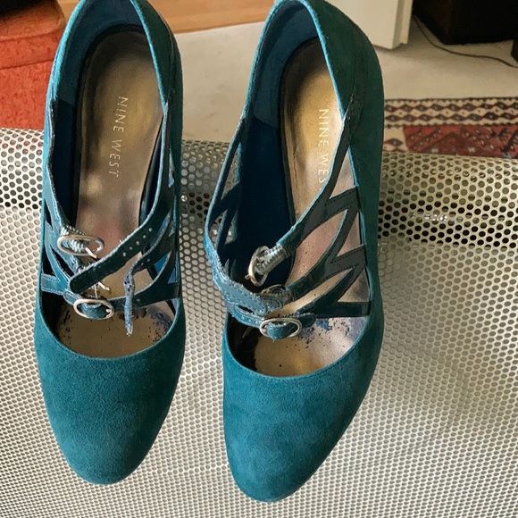 Nine West Shoes - Vintage Nine West suede heels